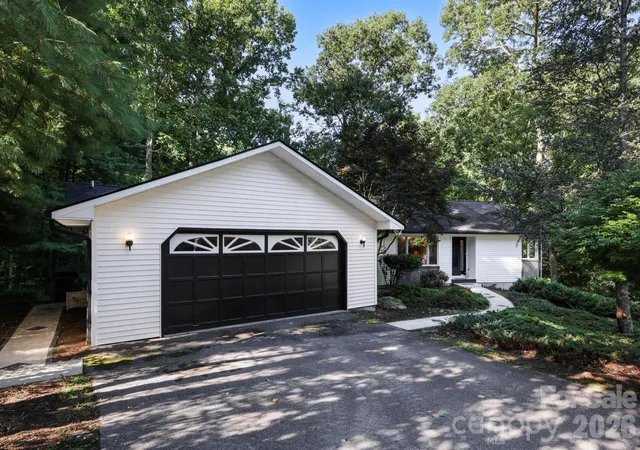 1st image of 18 E Rosewood Trl, Hendersonville, NC 28739 | MLS# 4406298