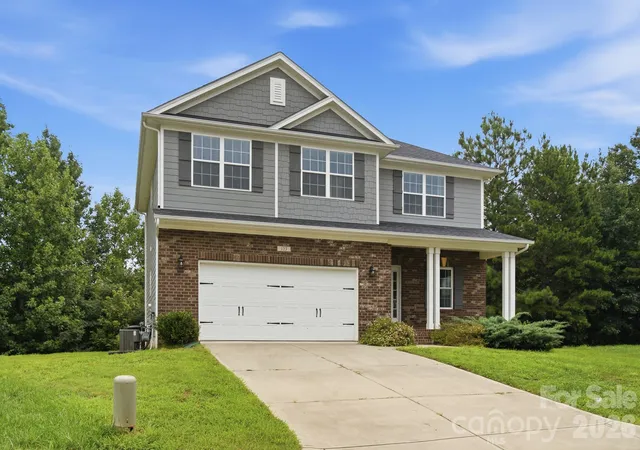 Photo 3 of Single family home for sale at 123 Bunker Hl Ln, Statesville, NC 28677 | MLS# 4408443 | Listing updated on 2026-08-23