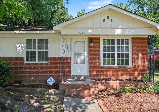 Photo 2 of Single family home for sale at 4421 Knollcrest Dr, Charlotte, NC 28208 | MLS# 4409172 | Listing updated on 2026-09-07