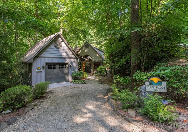 Photo 4 of Single family home for sale at 35 Flint Ridge Rd, Bryson City, NC 28713 | MLS# 4410235 | Listing updated on 2026-10-05