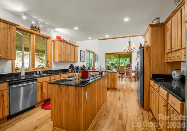 Photo 4 of Single family home for sale at 366 Summer Haven Rd, Swannanoa, NC 28778 | MLS# 4412743 | Listing updated on 2026-10-03