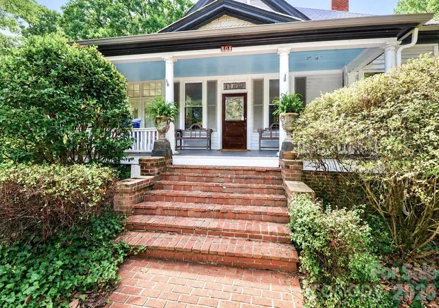2nd image of 804 E Broad St, Statesville, NC 28677 | MLS# 4413375