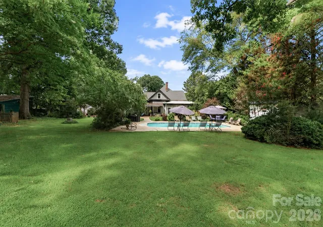 48th image of 804 E Broad St, Statesville, NC 28677 | MLS# 4413375