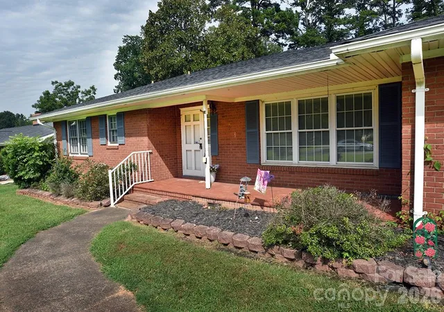 2nd image of 1036 S Rowan Cir, Salisbury, NC 28146 | MLS# 4413499