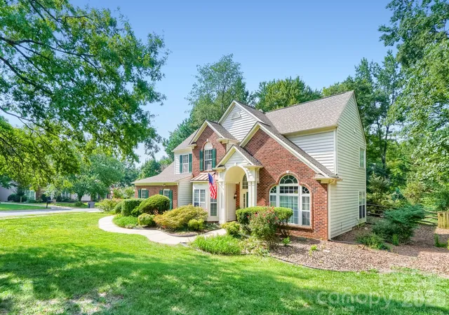 Photo 1 of Single family home for sale at 10808 Pomerane Pl, Charlotte, NC 28277 | MLS# 4413765 | Listing updated on 2026-10-01