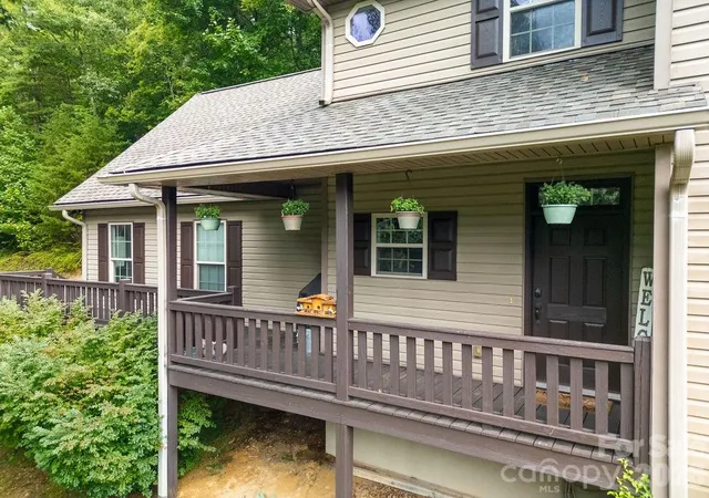 Photo 2 of Single family home for sale at 62 Pine Hill Dr, Brevard, NC 28712 | MLS# 4415644 | Listing updated on 2026-09-02