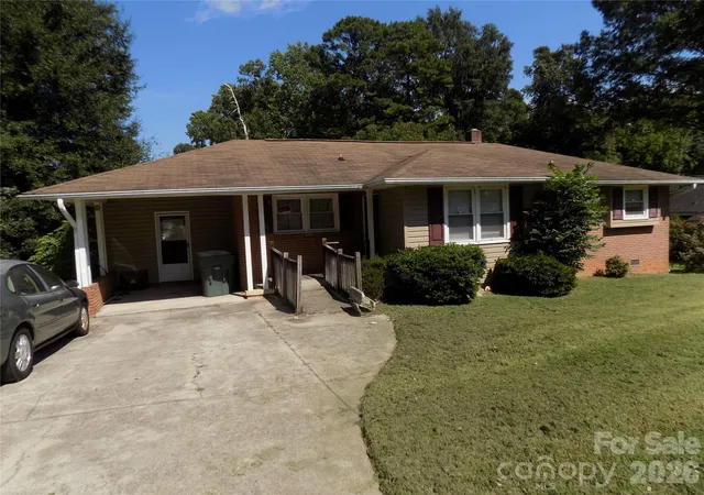 1st image of 340 S Vine St, Gastonia, NC 28052 | MLS# 4416665