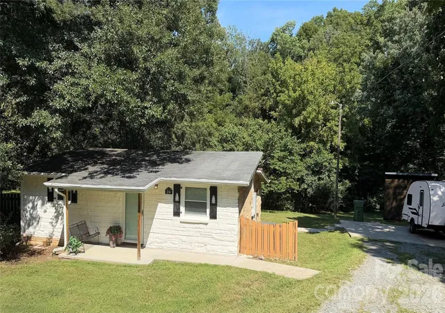 1st image of 216 Auten Cir, Mount Holly, NC 28120 | MLS# 4416875