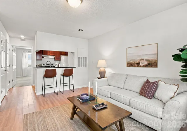 4th image of 501 Olmsted Park Pl, Charlotte, NC 28203