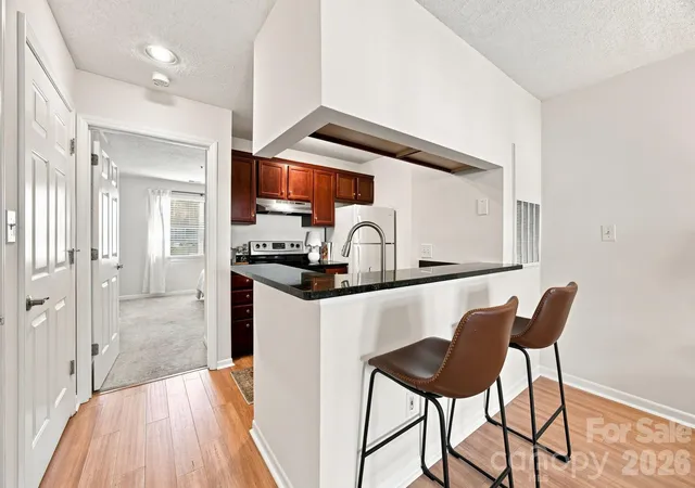 5th image of 501 Olmsted Park Pl, Charlotte, NC 28203