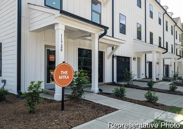 2nd image of 11917 Avocet St #41, Charlotte, NC 28215 | MLS# 4417333