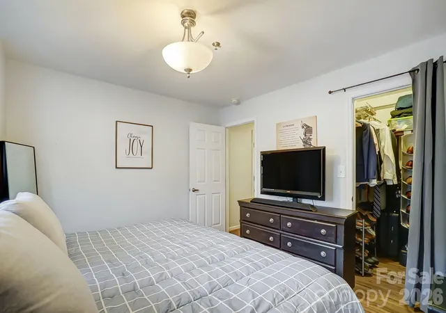 5th image of 529 N Graham St, Charlotte, NC 28202