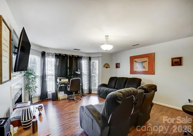 7th image of 529 N Graham St #2I, Charlotte, NC 28202 | MLS# 4417382