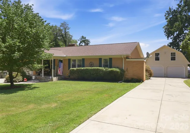 2nd image of 724 Hillcrest Dr, Bessemer City, NC 28016 | MLS# 4417402