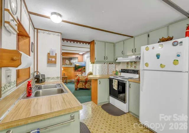Photo 4 of Single family home for sale at 2850 Henson Creek Rd, Newland, NC 28657 | MLS# 4417420 | Listing updated on 2026-09-23