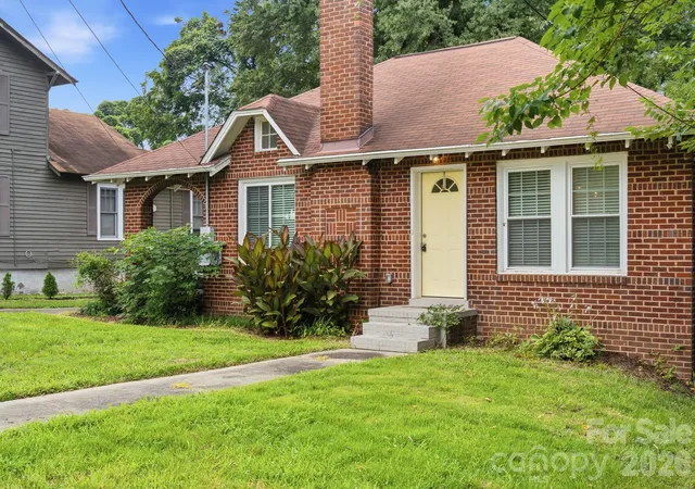 2nd image of 626 S Green St, Statesville, NC 28677 | MLS# 4417427