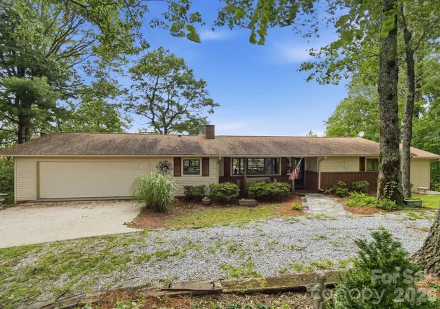4th image of 327 Summit Rd, Tryon, NC 28782 | MLS# 4417439