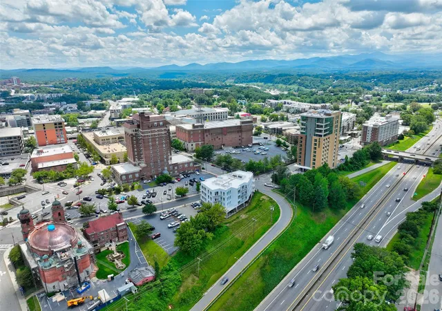 2nd image of 123 Haywood St, Asheville, NC 28801