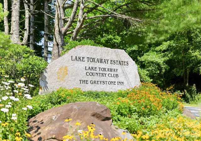 Photo 4 of Land for sale at L 29 Toxaway Dr, Lake Toxaway, NC 28747 | MLS# 4417515 | Listing updated on 2026-08-24