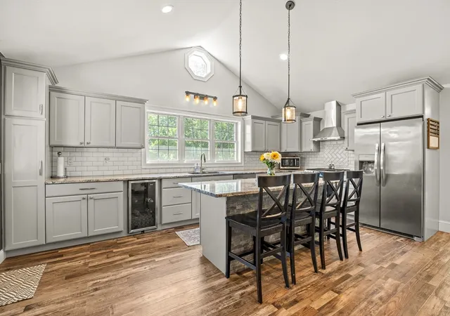 2nd image of 20 Mountain View St, South Hadley, MA 01075 | MLS# 73564256