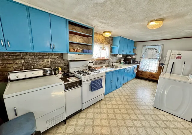 2nd image of 112 Florence Street, Tewksbury, MA 01876 | MLS# 73562512