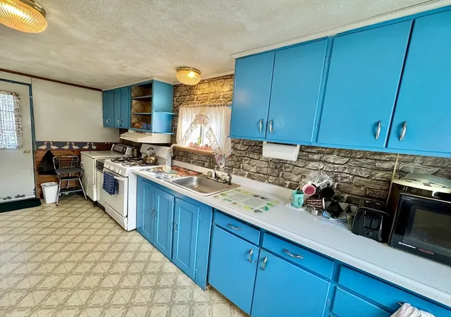 3rd image of 112 Florence Street, Tewksbury, MA 01876 | MLS# 73562512