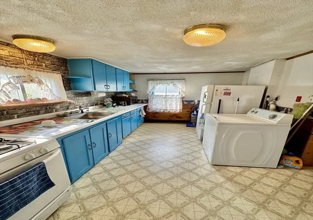 5th image of 112 Florence Street, Tewksbury, MA 01876 | MLS# 73562512