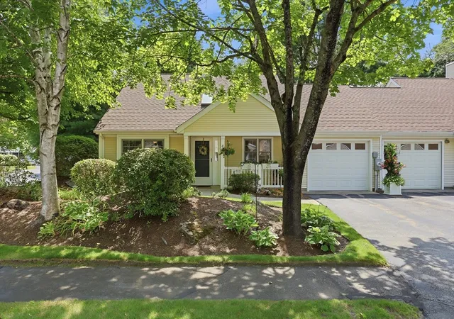 Photo 2 of Sale Pending at 8 Stratton Dr #8, Shrewsbury, MA 01545 | MLS# 73562683 | Listing updated on 2026-09-01