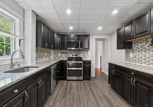4th image of 33 Pierpont St, Peabody, MA 01960 | MLS# 73562268