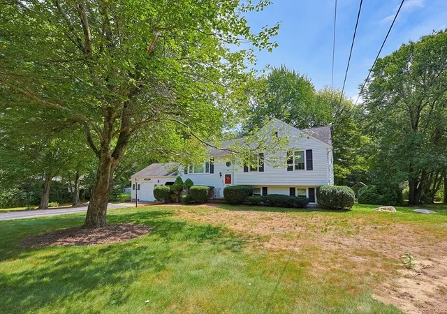 Photo 4 of Sale Pending at 80 Cedarwood Rd, Hanover, MA 02339 | MLS# 73565985 | Listing updated on 2026-09-09