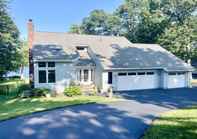 Photo 1 of Single family home for sale at 11 Cove Dr, Sturbridge, MA 01566 | MLS# 73569937 | Listing updated on 2026-09-14