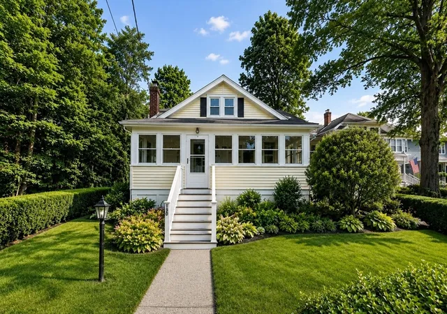 1st image of 190 Pierce Rd, Weymouth, MA 02188 | MLS# 73562712