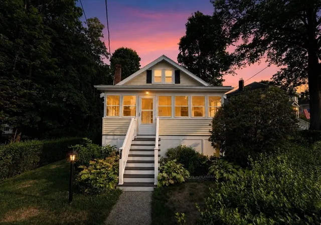 2nd image of 190 Pierce Rd, Weymouth, MA 02188 | MLS# 73562712