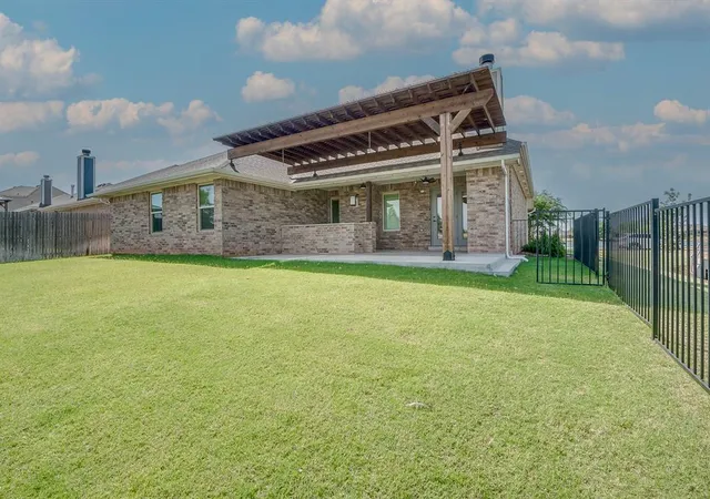 1st image of 1201 Ne 35th St, Moore, OK 73160 | MLS# 1243403