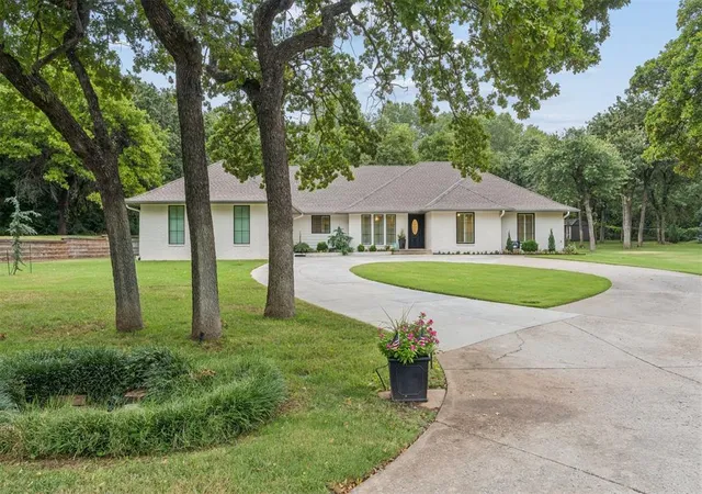 Photo 1 of Sale Pending at 10200 E Apple Valley Rd, Oklahoma City, OK 73151 | MLS# 1243489 | Listing updated on 2026-09-05