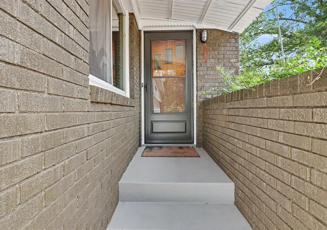 2nd image of 6719 Nw 10th St, Oklahoma City, OK 73127 | MLS# 1243568