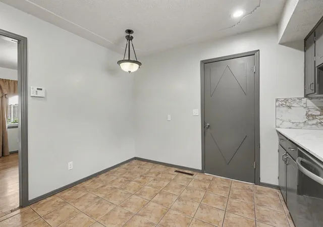 5th image of 6719 Nw 10Th St, Oklahoma City, OK 73127 | MLS# 1243568