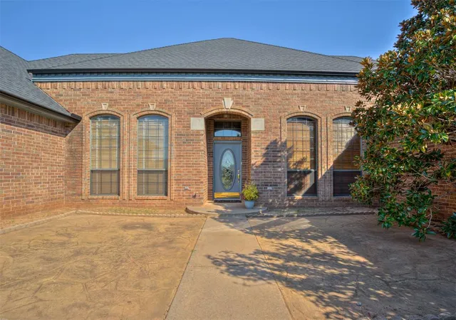 2nd image of 1423 E Twin Brook Ter, Mustang, OK 73064 | MLS# 1243594