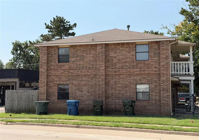 2nd image of 312 E Ayers St, Edmond, OK 73034 | MLS# 1243671