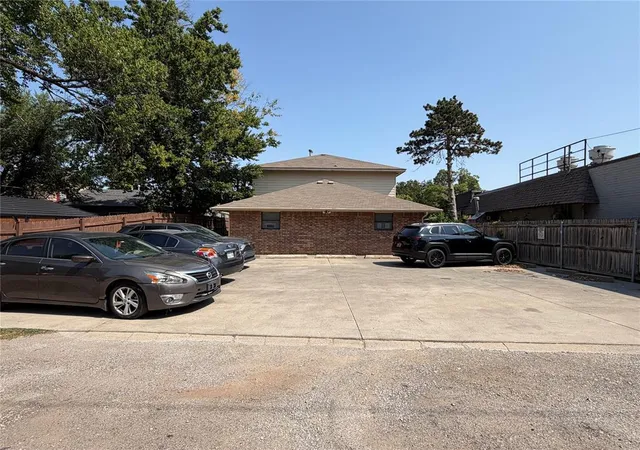 4th image of 312 E Ayers St, Edmond, OK 73034 | MLS# 1243671