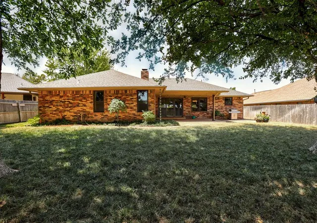 3rd image of 13004 Burlingame Ave, Oklahoma City, OK 73120 | MLS# 1243778