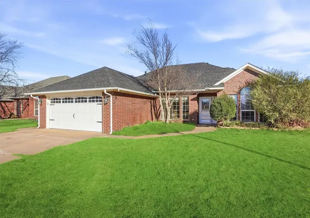 Photo 1 of Sale Pending at 3208 Peacock Ln, Altus, OK 73521 | MLS# 1243972 | Listing updated on 2026-08-16