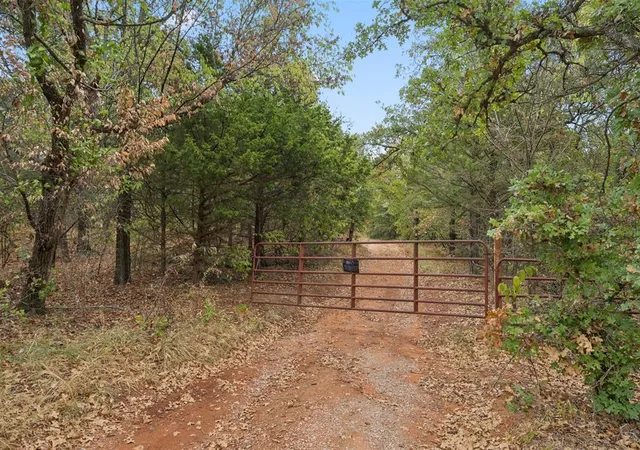 Land for sale at 11009 E Bentwood Rd, Norman, OK 73026 | MLS# 1246836