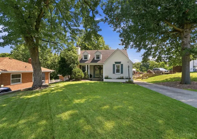 Photo 3 of Sale Pending at 260 Pedretti Ave, Delhi Twp, OH 45238 | MLS# 1889637 | Listing updated on 2026-08-16