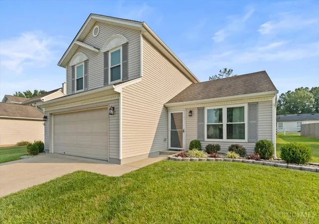 3rd image of 2045 Sunset View Ln, Amelia, OH 45102 | MLS# 1890252