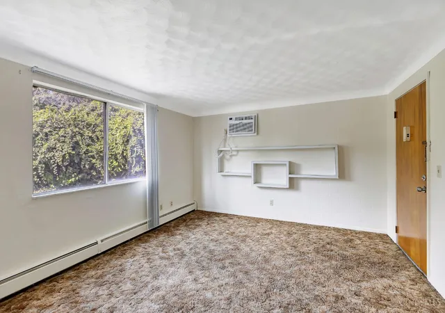 2nd image of 3331 Parkcrest Ln, Cincinnati, OH 45211