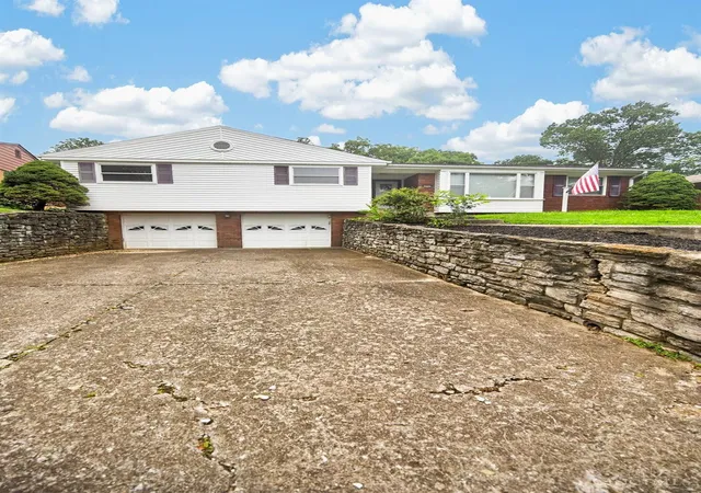 4th image of 2019 Claudia Ct, Cincinnati, OH 45230 | MLS# 1890490