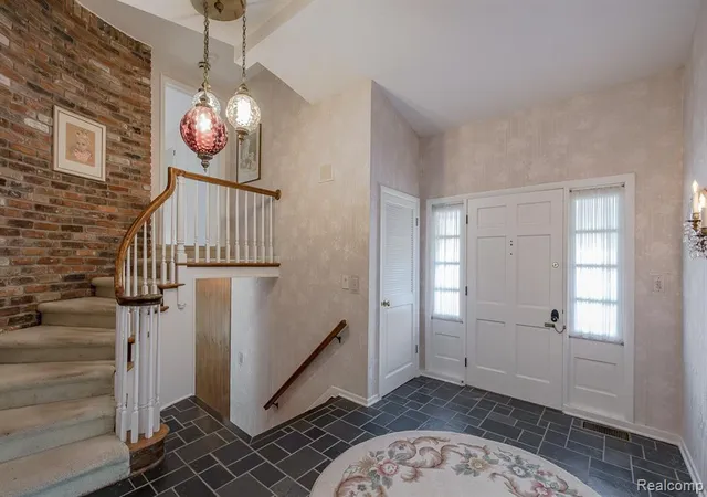 Photo 4 of Single family home for sale at 4744 Brafferton Dr, Bloomfield Hills, MI 48302 2212 | MLS# 61024096 | Listing updated on 2026-09-24