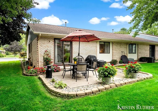 Photo 2 of Sale Pending at 3168 Beechnut Ln, Hudsonville, MI 49426 | MLS# 70554742 | Listing updated on 2026-09-03