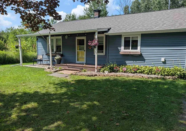 2nd image of 1832 Filmore St, Essexville, MI 48732 | MLS# 50217886